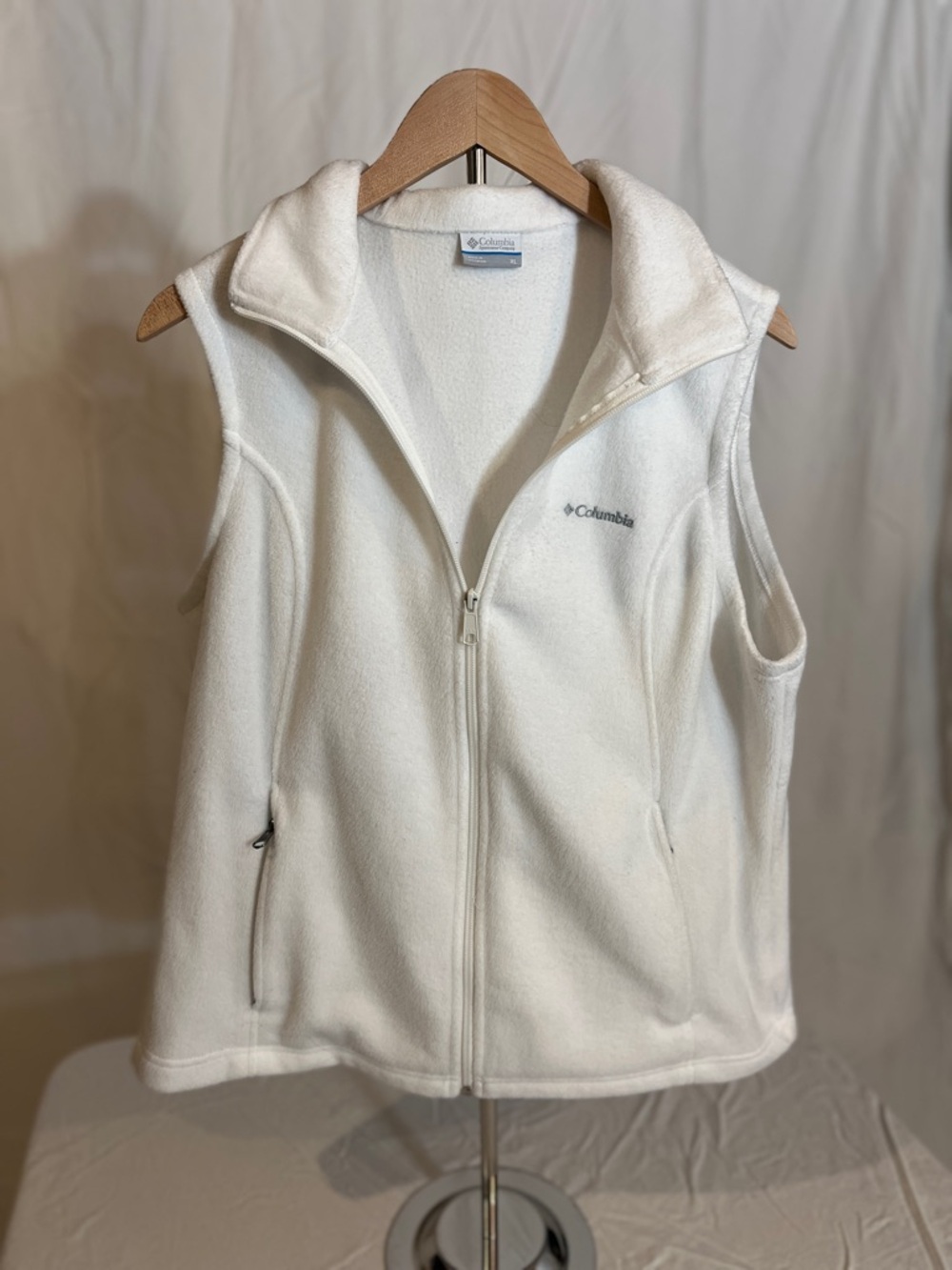 Columbia Cream Fleece Vest with Blue Accent